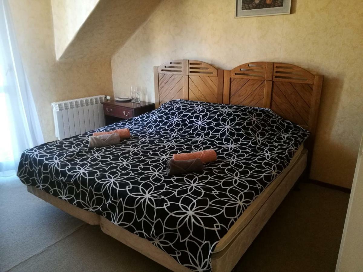Отель Milusia Мушина Экстерьер фото